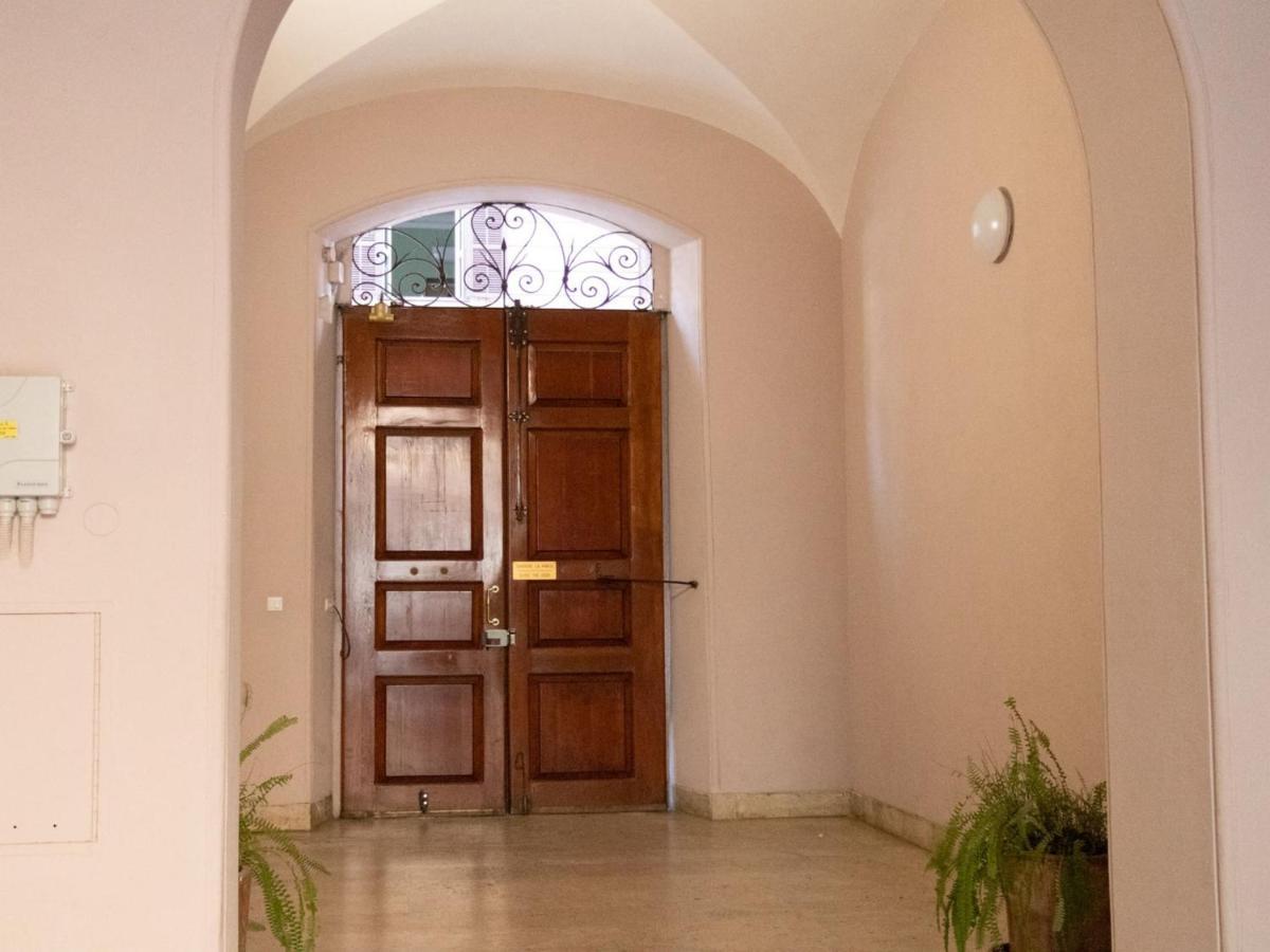The Best Rent - Spacious Apartment Near Roma Termini Station المظهر الخارجي الصورة
