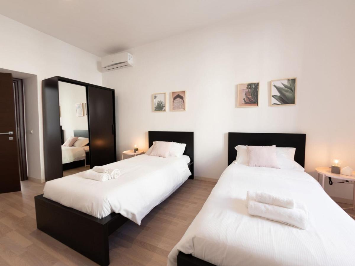 The Best Rent - Spacious Apartment Near Roma Termini Station المظهر الخارجي الصورة