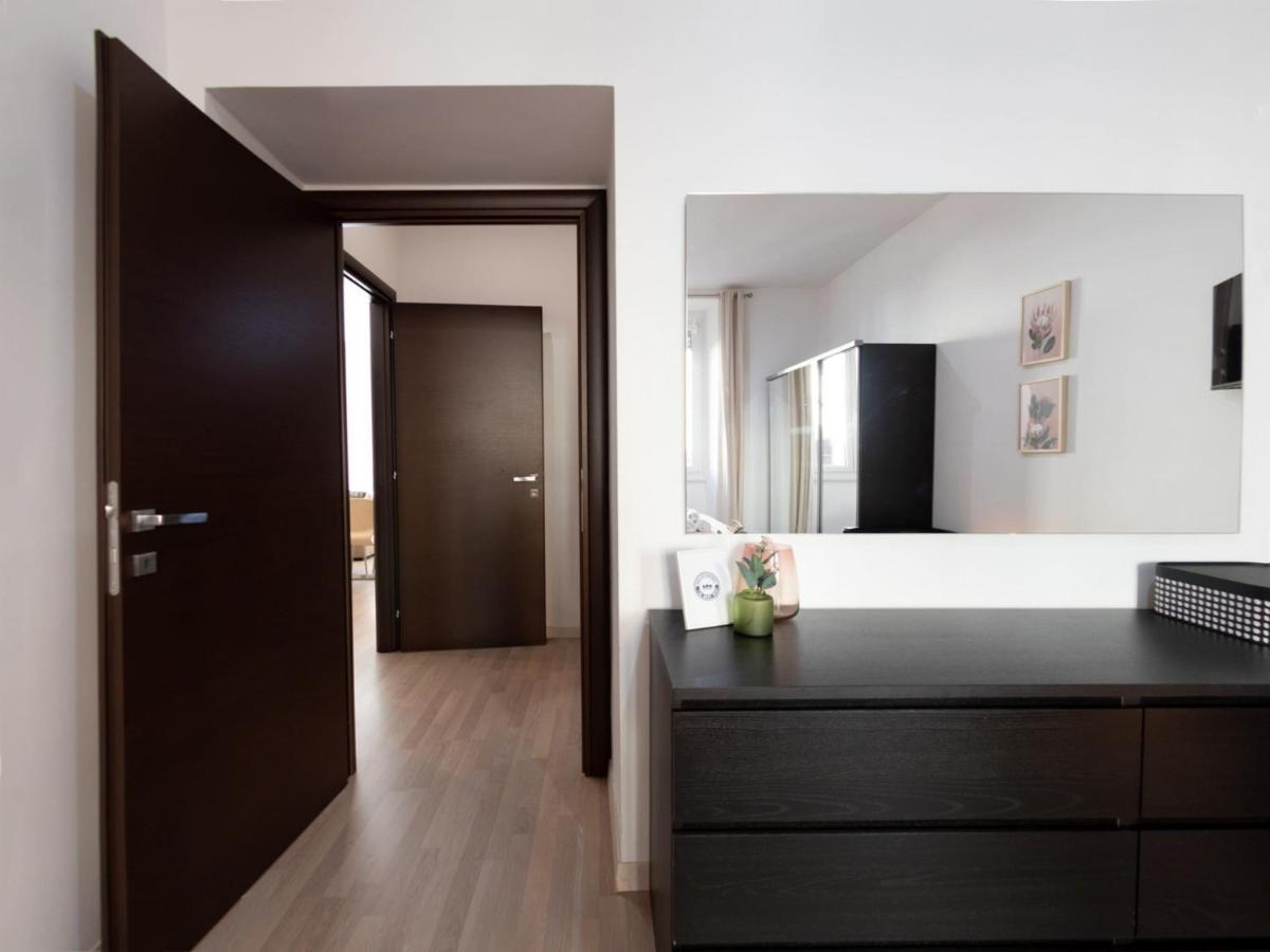 The Best Rent - Spacious Apartment Near Roma Termini Station المظهر الخارجي الصورة