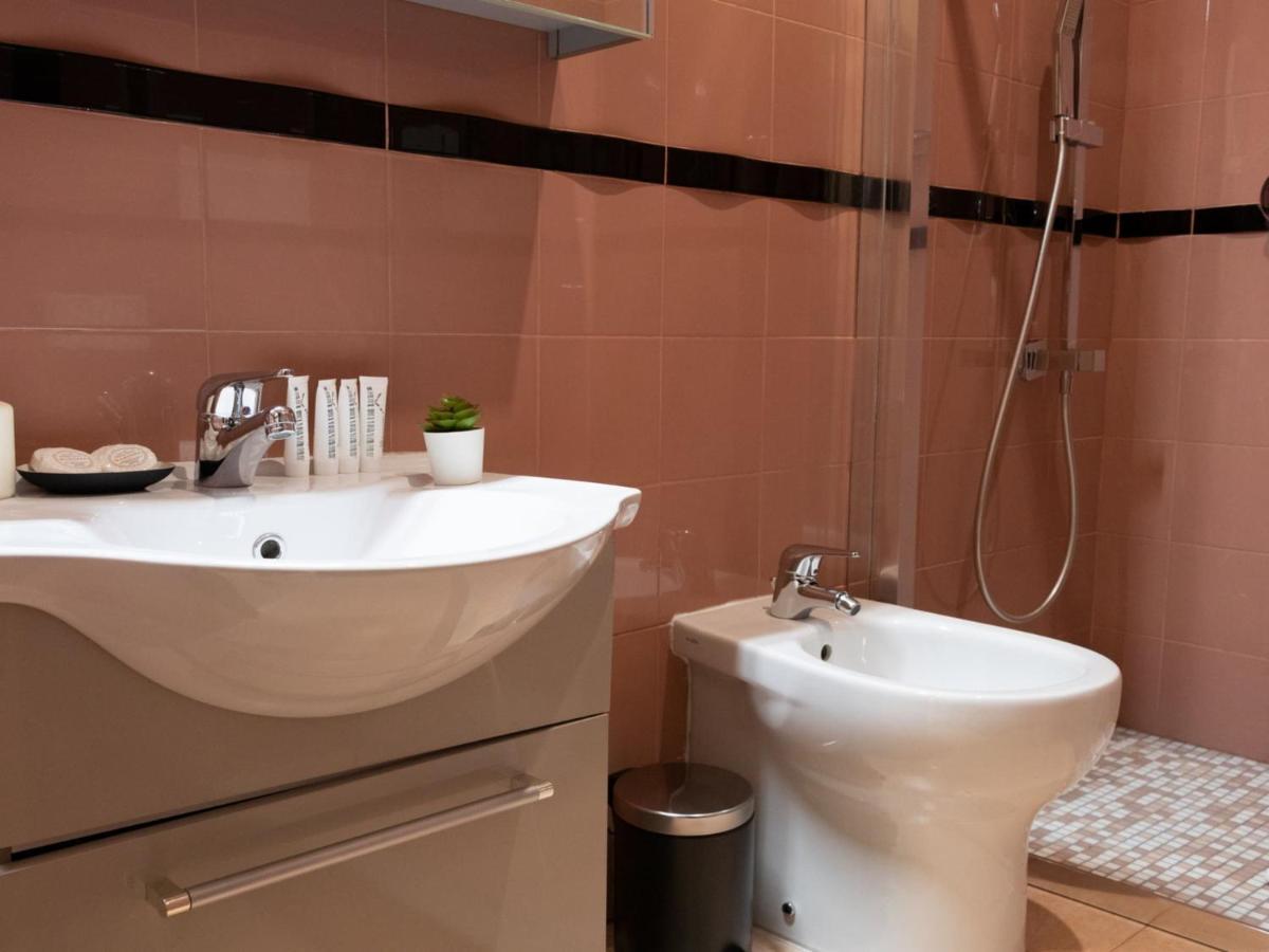 The Best Rent - Spacious Apartment Near Roma Termini Station المظهر الخارجي الصورة